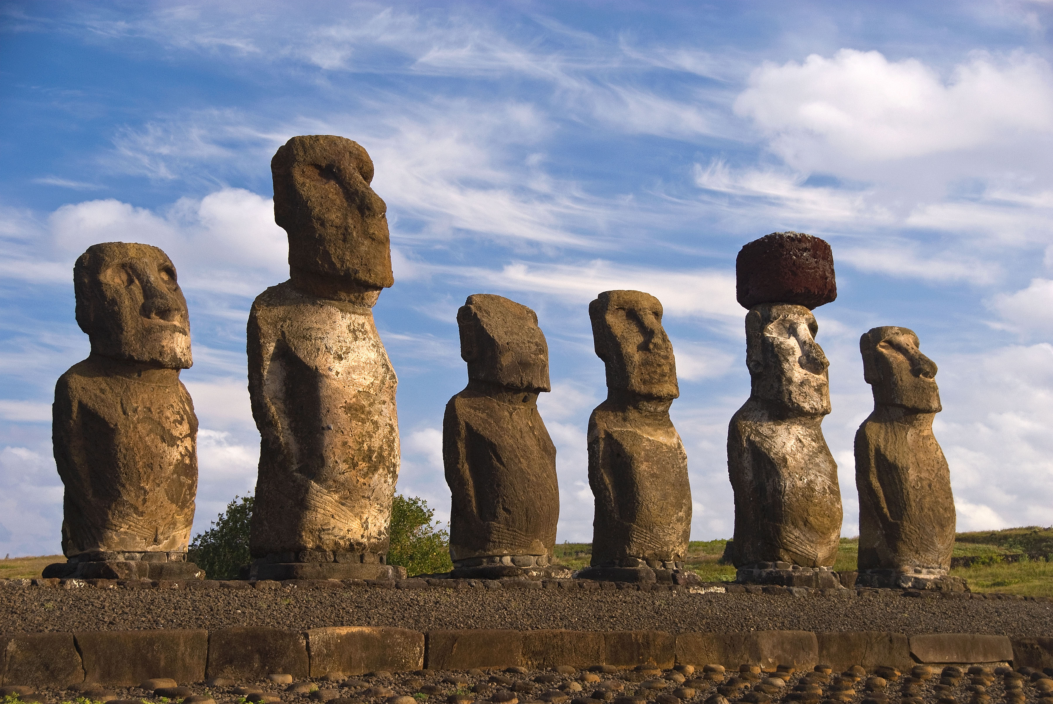 Moai statue Cut Out Stock Images & Pictures - Page 2 - Alamy