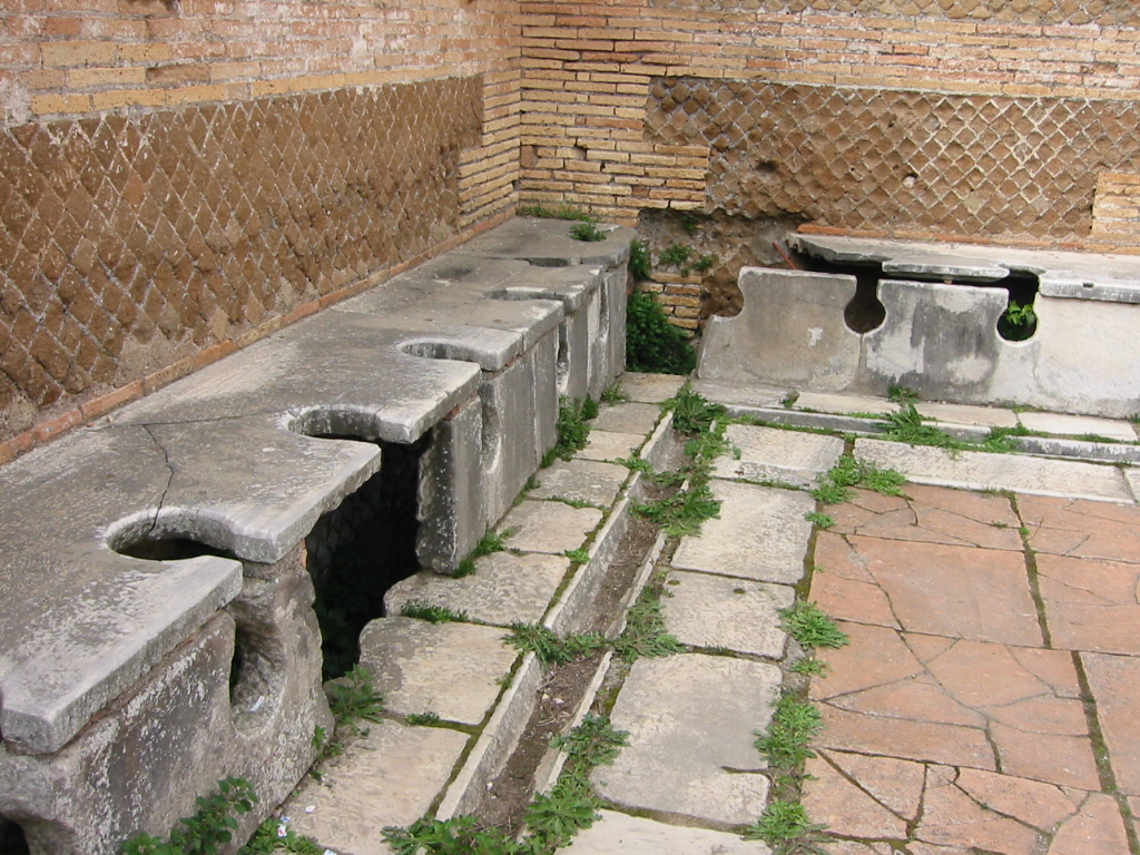 ancient roman public toilets